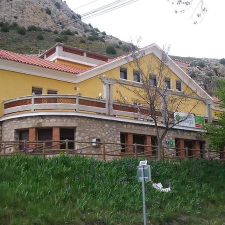 Albergue Santa Barbara Aliaga 外观 照片