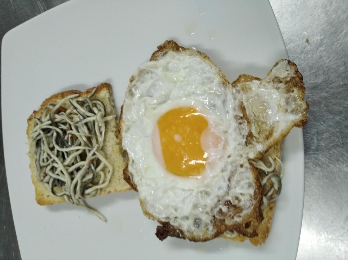 Albergue Santa Barbara Aliaga 外观 照片
