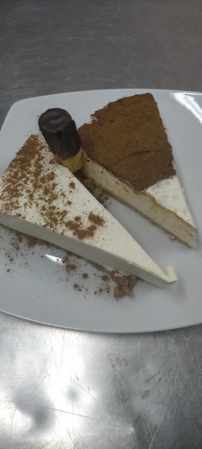 Albergue Santa Barbara Aliaga 外观 照片