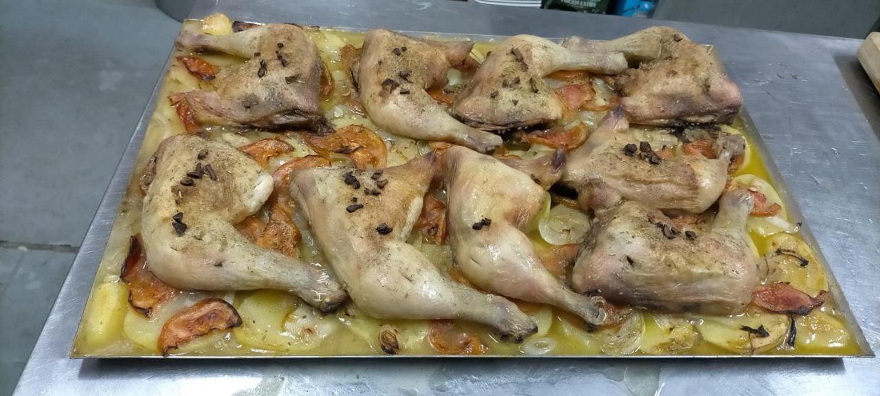 Albergue Santa Barbara Aliaga 外观 照片
